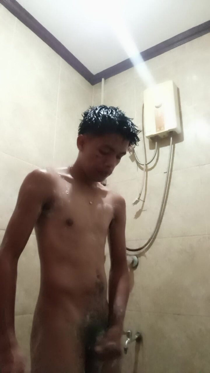 Jameson Official: Satu lagi mandi melancap dengan pancutan mani