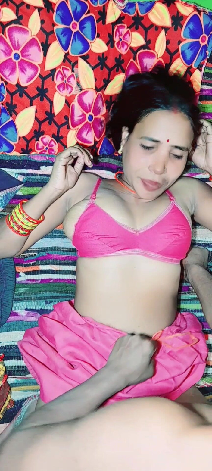 Renudbf: Chị kế Ấn Độ vú to xinh đẹp bị đụ bởi người anh kế...