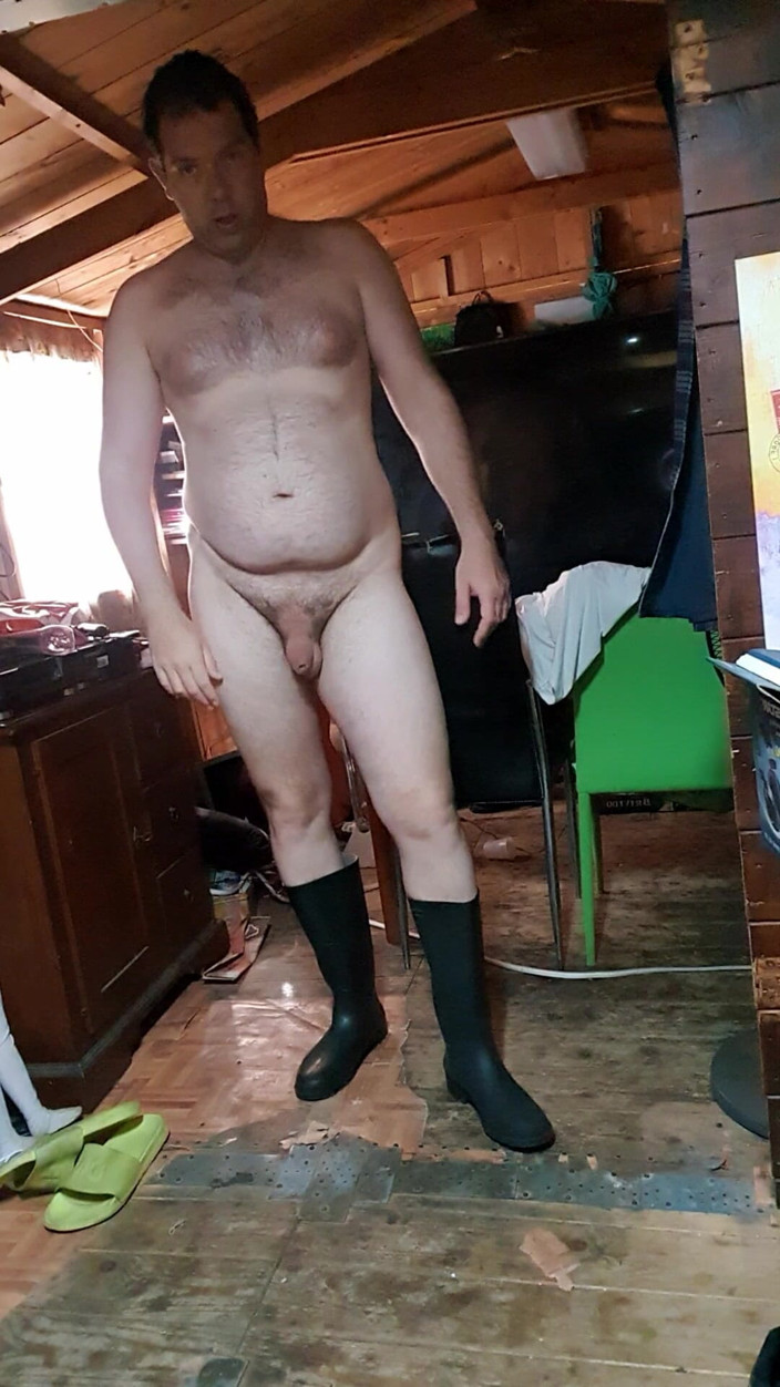 Mirko2589: Tutta nuda con stivali