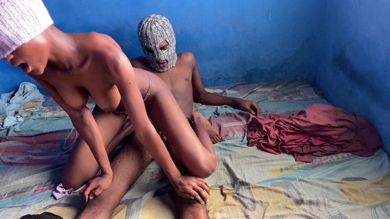 Savage Innocent69: Моя сводная сестра посещает меня, и это происходит, полное видео