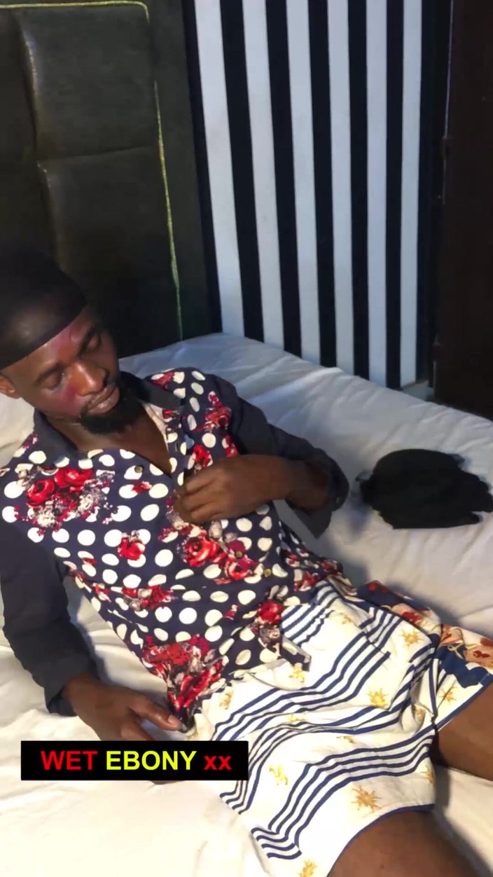 WET EBONY: Cô ấy là một món quà cho con cặc của tôi