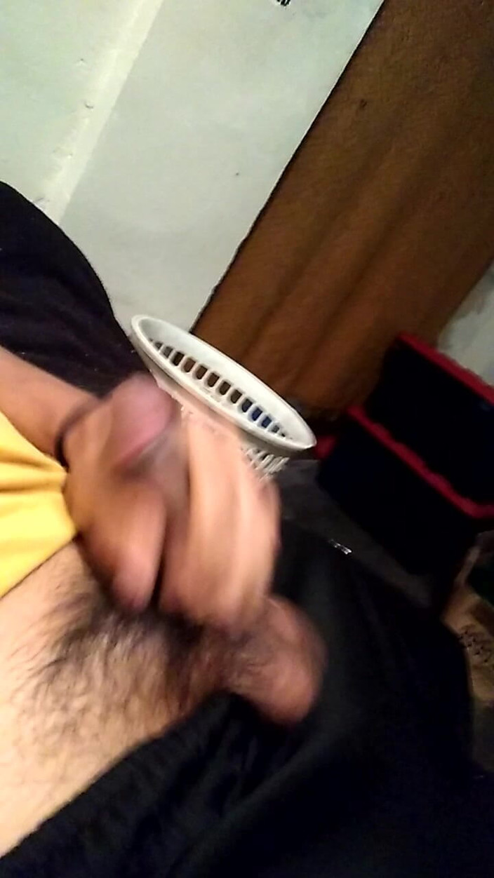 AlexAlejandro13: Pune pe un tricou galben să arate la fel