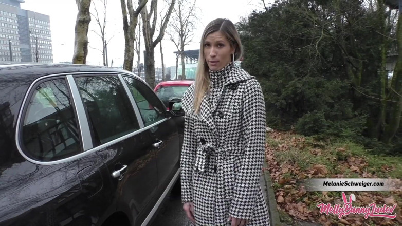 Mellybunnyluder: Mamada durante lavado de autos