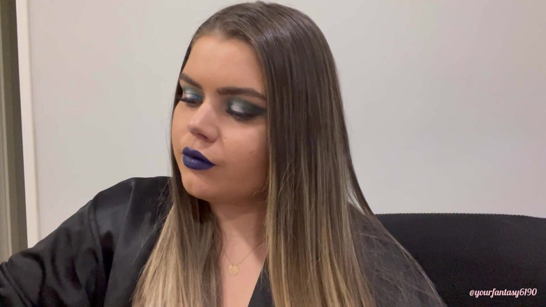 Your fantasy studio: Circles of smoke with dark blue lipstick