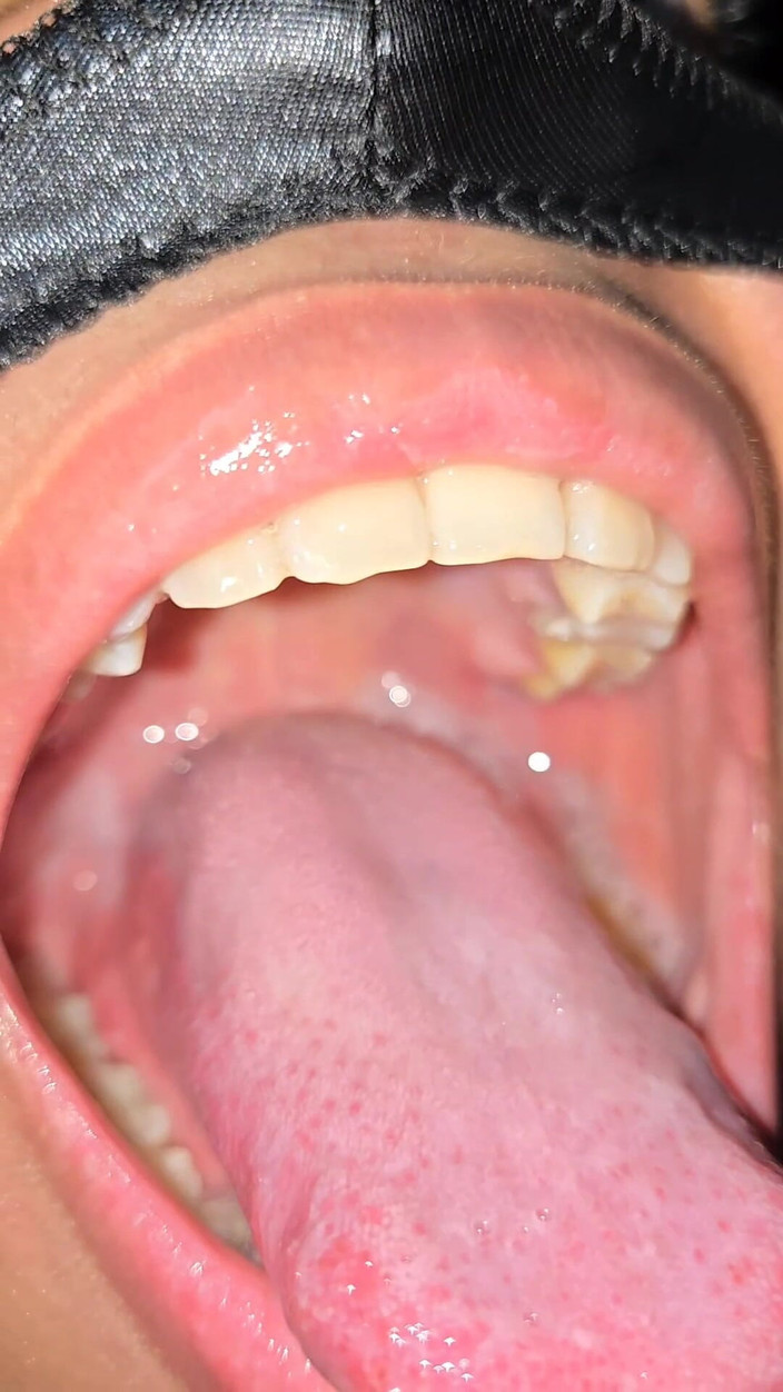 Pietro Montoya: Mijn zwangere slaaf pissen en klaarkomen en spugen compleet