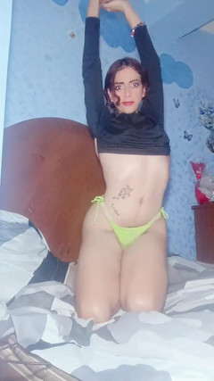 Femboy from Colombia: 우리는 당신을 섬기기 위해 여기 있습니다