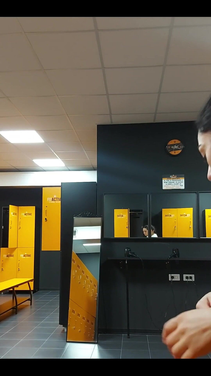 Only Maya: Pazar günleri spor salonuna giden ve spor malzemeleri takan ben