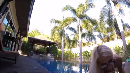 Helena Moeller: Wurde in der nähe vom pool gefickt