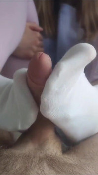 Wie, jak sprawiać przyjemność swoimi stopami - wideo sockjob-footjob