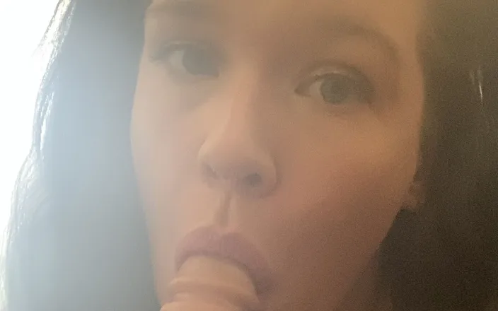 Bambi Fire: Very desperately horny to satisfy my oral fixation.