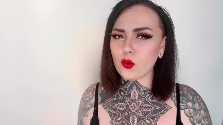 Miss Valentina: Lừa dối domme của bạn