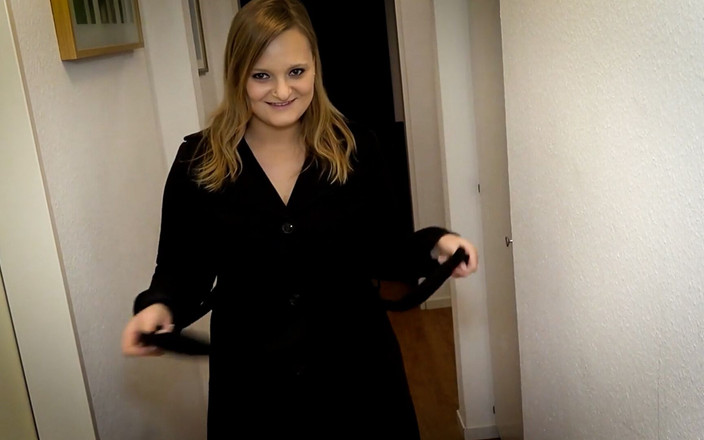 Cheating Cumsluts: Vrouw scheurt de jas open! Hotwife Spermafotze Duits