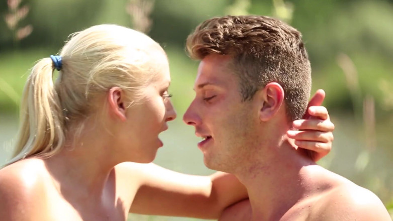 Desire Media: Cayla Lions &amp; Nick Larsen - một kẻ móc cua hứng tình
