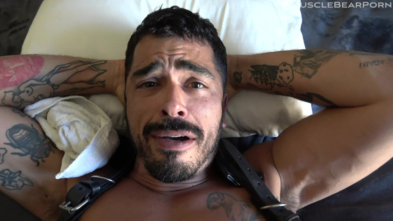 Muscle Bear Porn: สองกว้าง