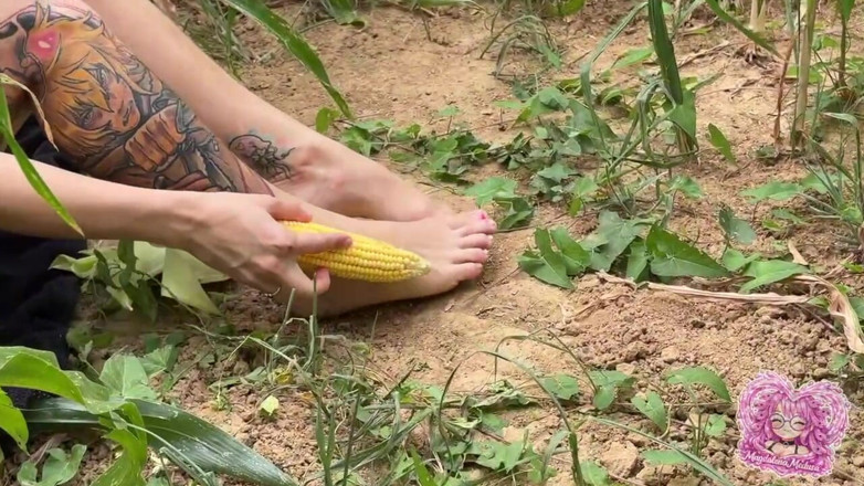 Magdalena Medusa: Magda and the Unusual Objects Episode 3 - French - Squirt - Libertine - Anal -...