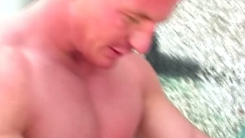 SEXUAL SIN GAY: Ohne gummi Rooftop_ Szene-2_a paar von nachbarn trifft sich im...