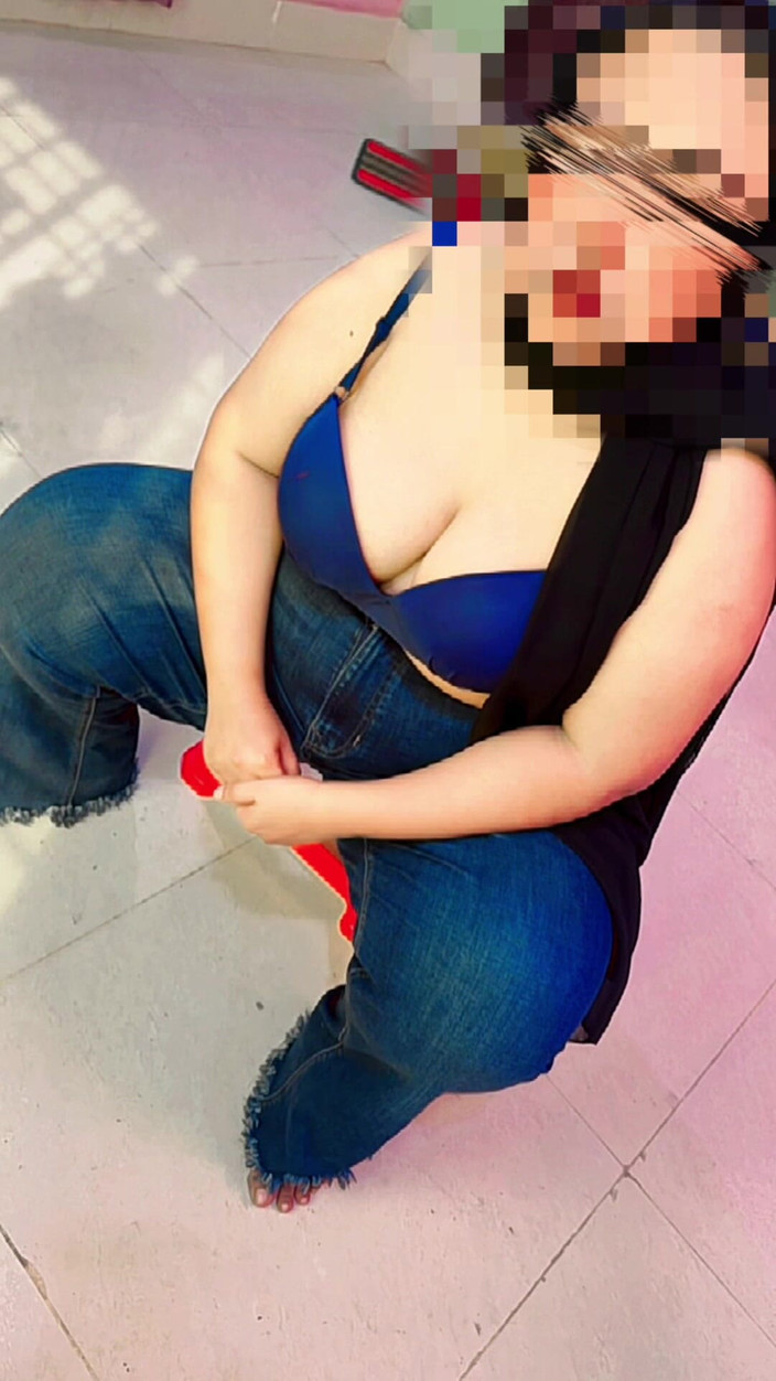 Aria Mia: Muslim Arabic Cute BBW Hot College Girl Just Undress Her...