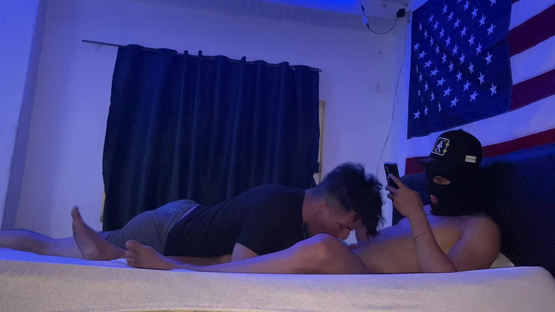 Ultra2017P: Piłkarz zdradza swoją dziewczynę i pozwala jej ssie jego penisa