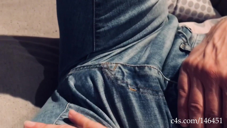 Mistress Redix: Spargerea ouălor în haine