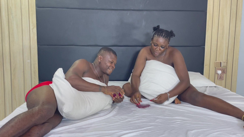 Sex naija 1: Hermanastra baja y dale lo que ella. Puta