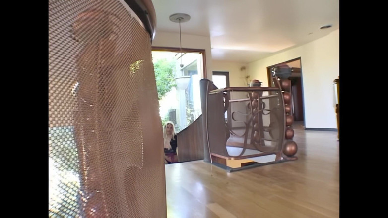 Don't say a word: एक शब्द मत बोलो... मैं तुम्हें अपने विशाल काले लंड से गांड में चोदता हूँ!!