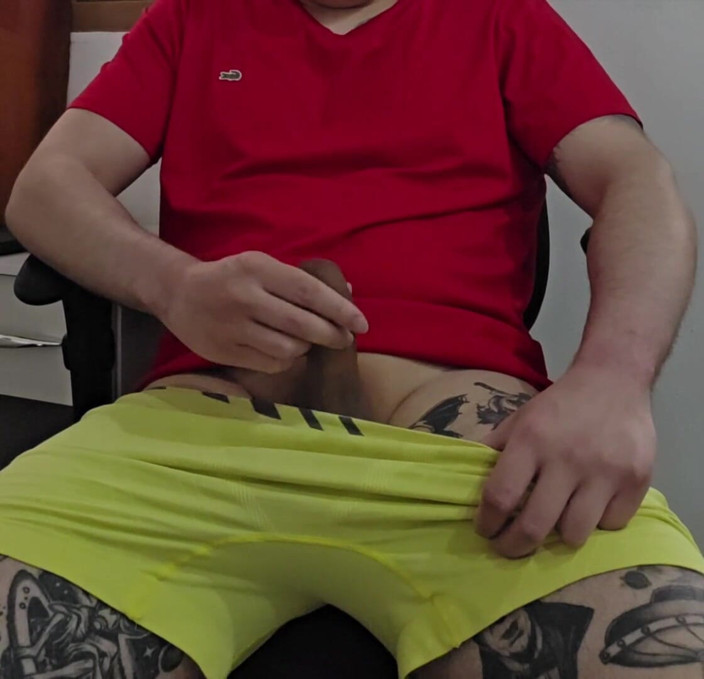 Lkdick8: Hitsige man masturbeert