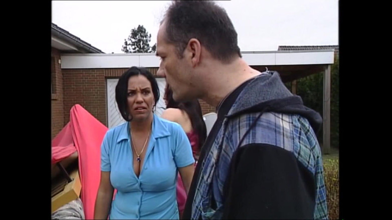 Muschi movie official: È stata molto soddisfatta quando il suo amico la scopa