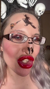 Sissy vzdáváte kalhotky a výplata Patří k této bohyni brýlí od Findom Goaldigger