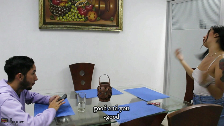 Vayolet: 항상 발정난 큰 엉덩이의 계모와 질싸 섹스하고 싶어 - 스페인어 포르노