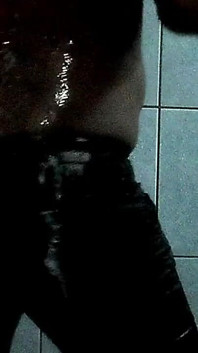 Twerking at Bathroom 'black at Shower'
