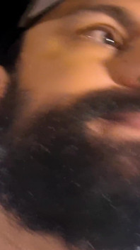 卡车司机在我等的时候操了我妻子的屁股