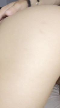 Sexo a três sexy com dançarinas tesudas Andrea Lux e Nuria Millan que quer provar o pau grande do seu gerente