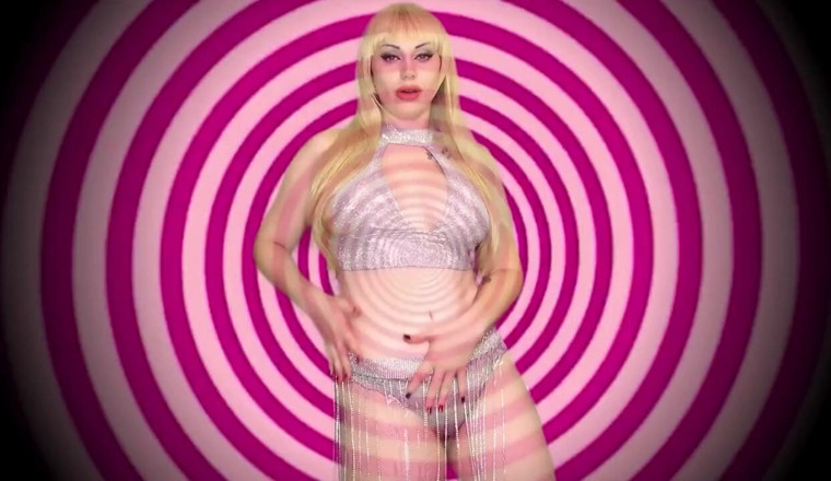 Goddess Misha Goldy: 小さなペニスしゃぶり弱虫痴女に変身!