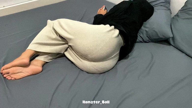 Hamster_Ball: Ruším moji 18+ muslimskou nevlastní sestru v jejím pokoji