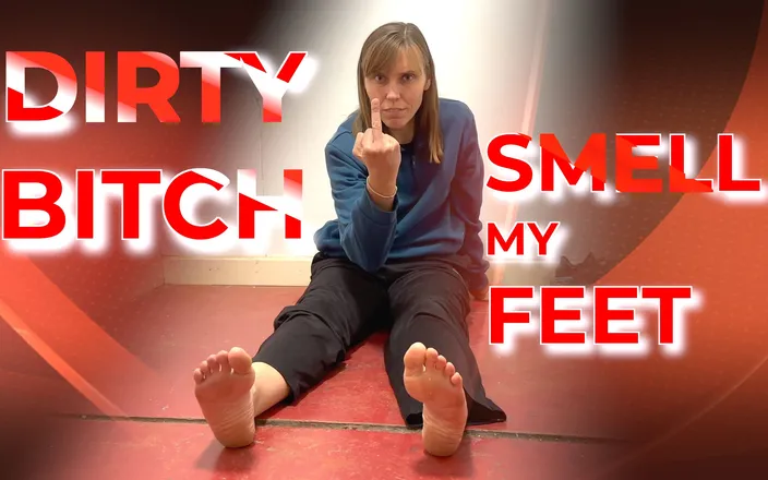 Wamgirlx: Bitch Dirty Smelly Foot Humiliation