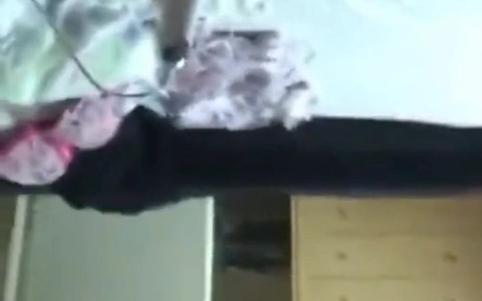 Real homemade BBW BBC porn: Estimulando mi clítoris con vibrador de varita gimiendo orgasmos intensos