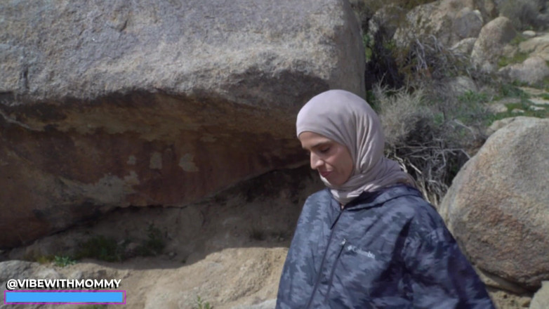 VibeWithMommy: Askar wanita konservatif bertudung