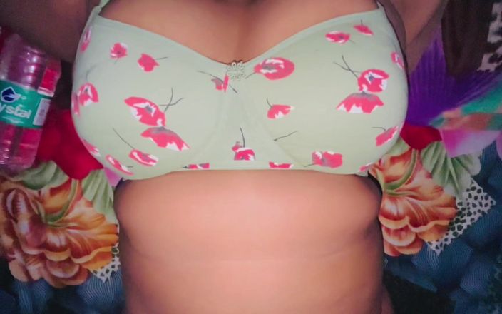 Milfyjean: Sexy Ayesha Bhabhi's Baddi Ass!