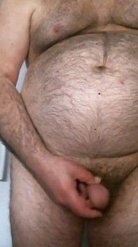 Trenér Karl tře a škrtí během živé kamerové show