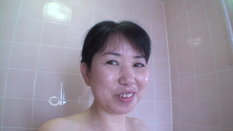 Japan Lust: Sumie-san starts her day early with a sweet stranger