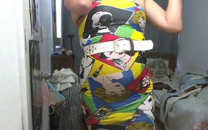 Nikki Montero: Nikki într-o rochie