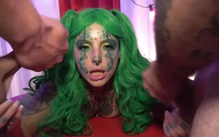 Yourfavecumslut: Hardcore Clown Fuckfest Ends with Double Blowjob Facial!