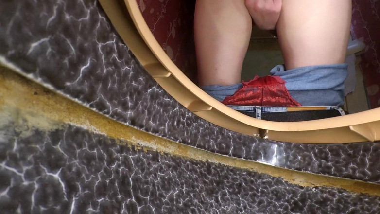 SexyFairyTale: Bebé meando en el baño