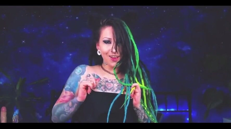 Marta Katze: Hoş geldi -niz! Kiss Everyone