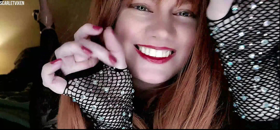 Scarlet Vixen: Roz gâdilat în pat (wmv)