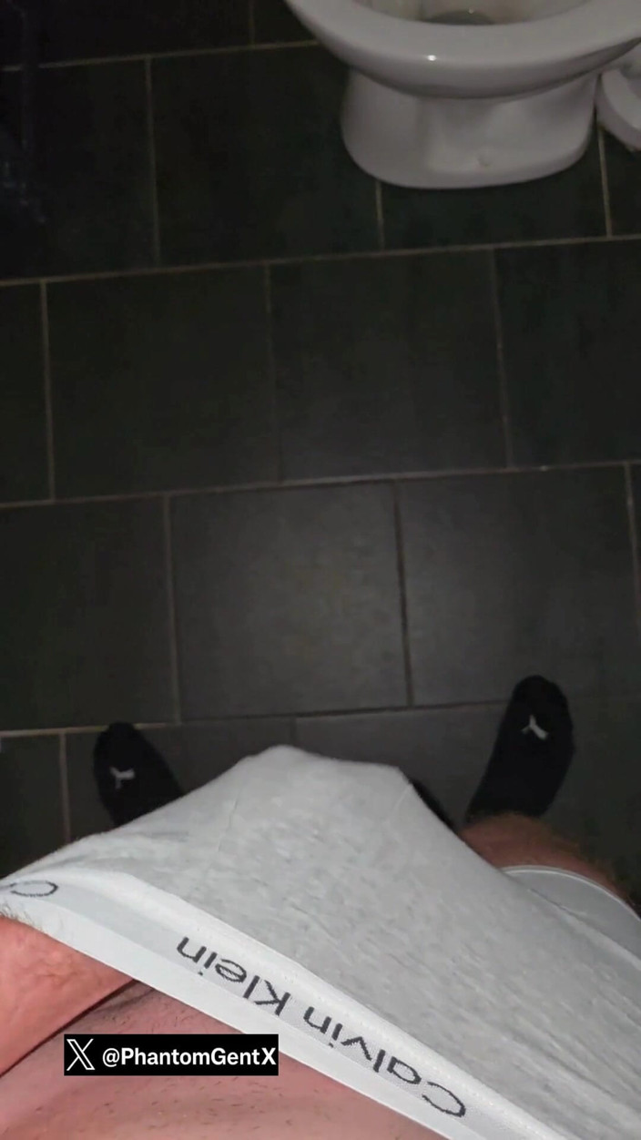 PhantomGentX: Dominante PhantomGentx acaricia polla gruesa con provocativa conversación sucia