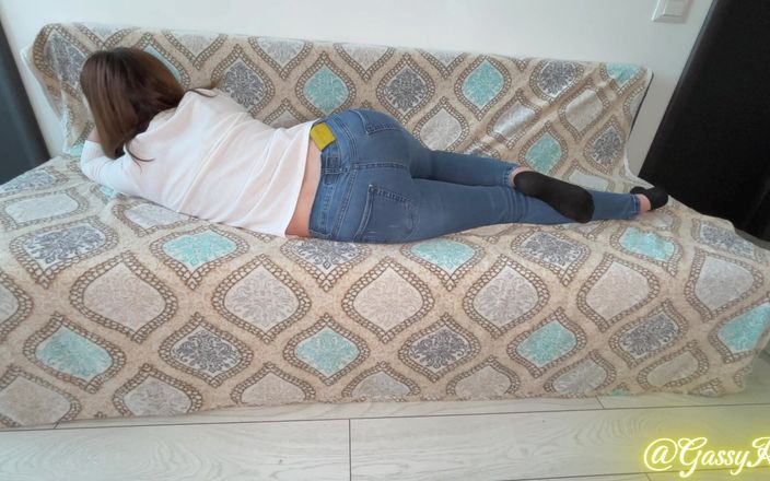 GassyKat: Stinky Farting Queen in Tight Blue Jeans
