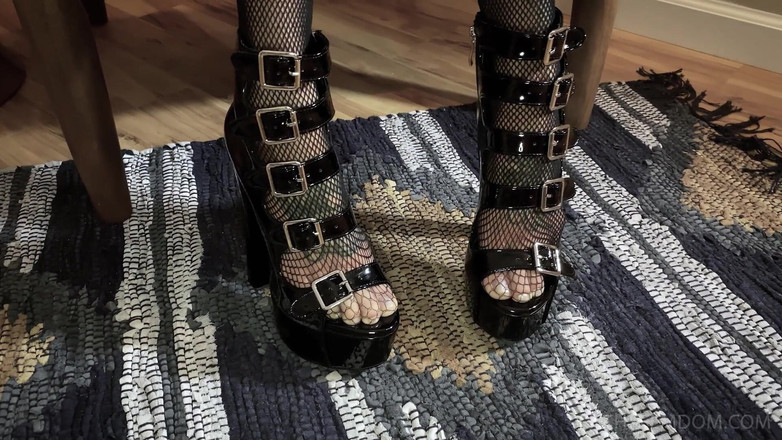 FilthyFemdom: Penyembahan lateks yang menampilkan Gia Dimarco