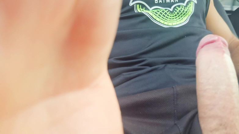 Hotsportfitboy: Riskantní solo wank v kamarádově zaparkované autě - Nemohl jsem se...
