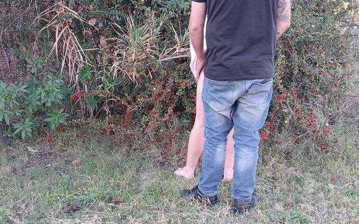 Bigjoefuckalott: Fodendo minha esposa infiel neigbours em uma trilha de caminhada...